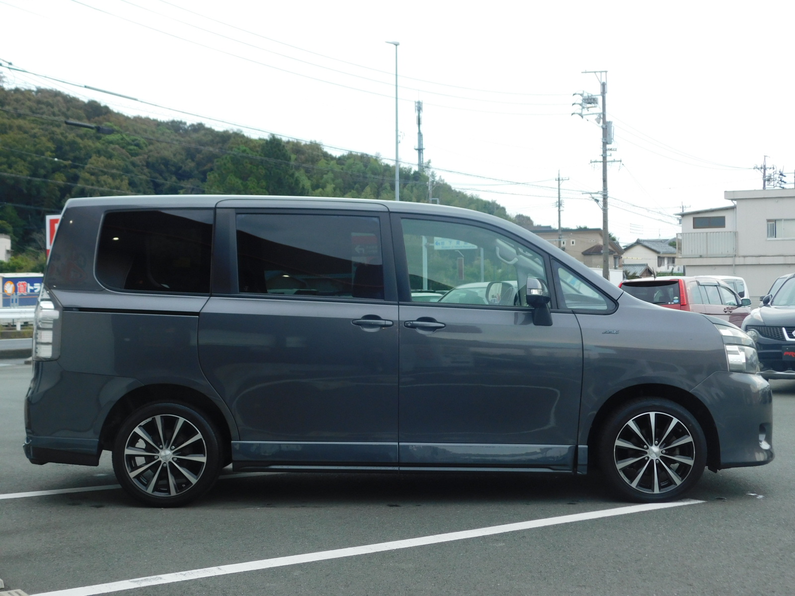 トヨタ ヴォクシーの画像4