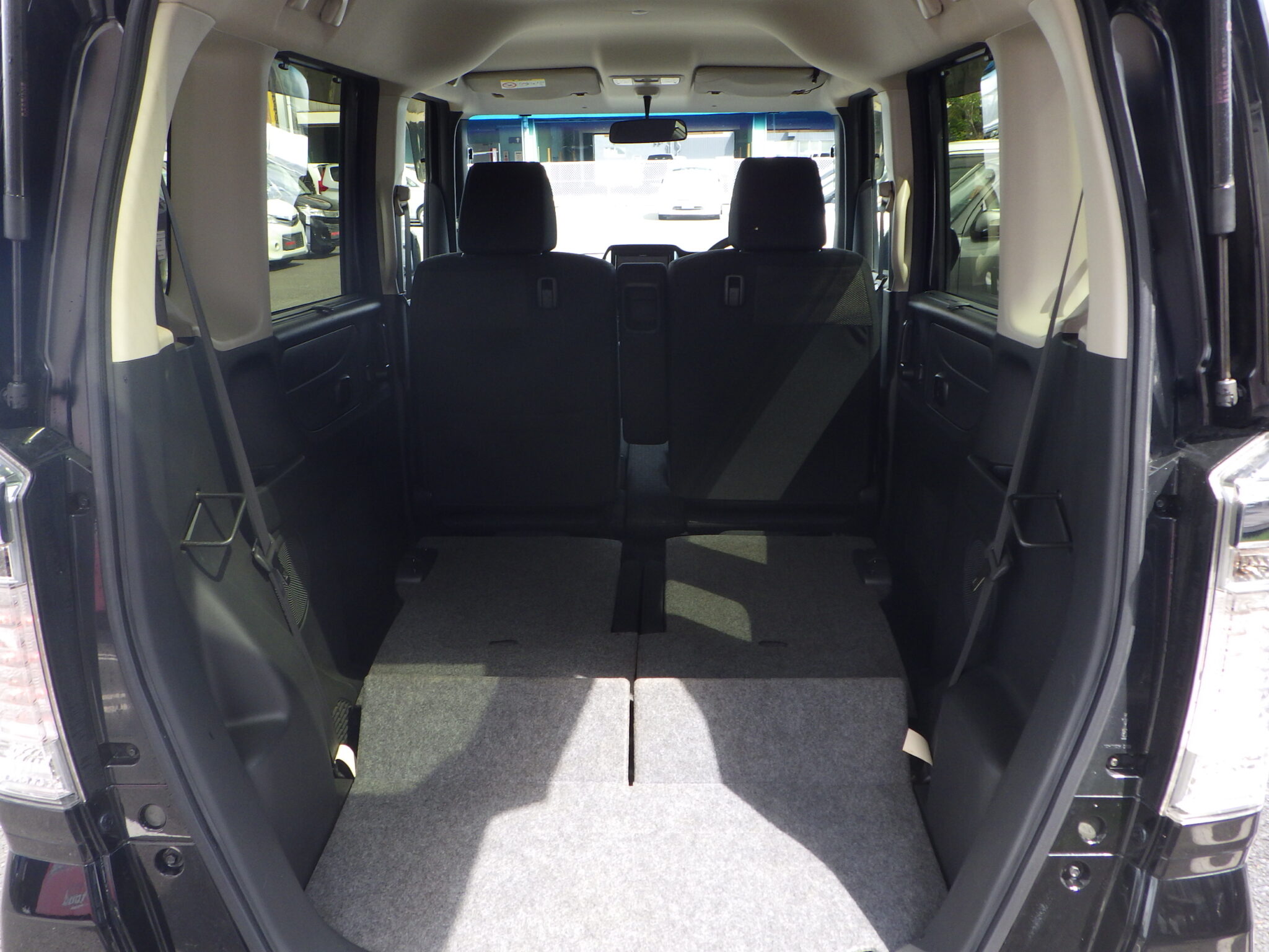 ホンダ N-BOXカスタムの画像14