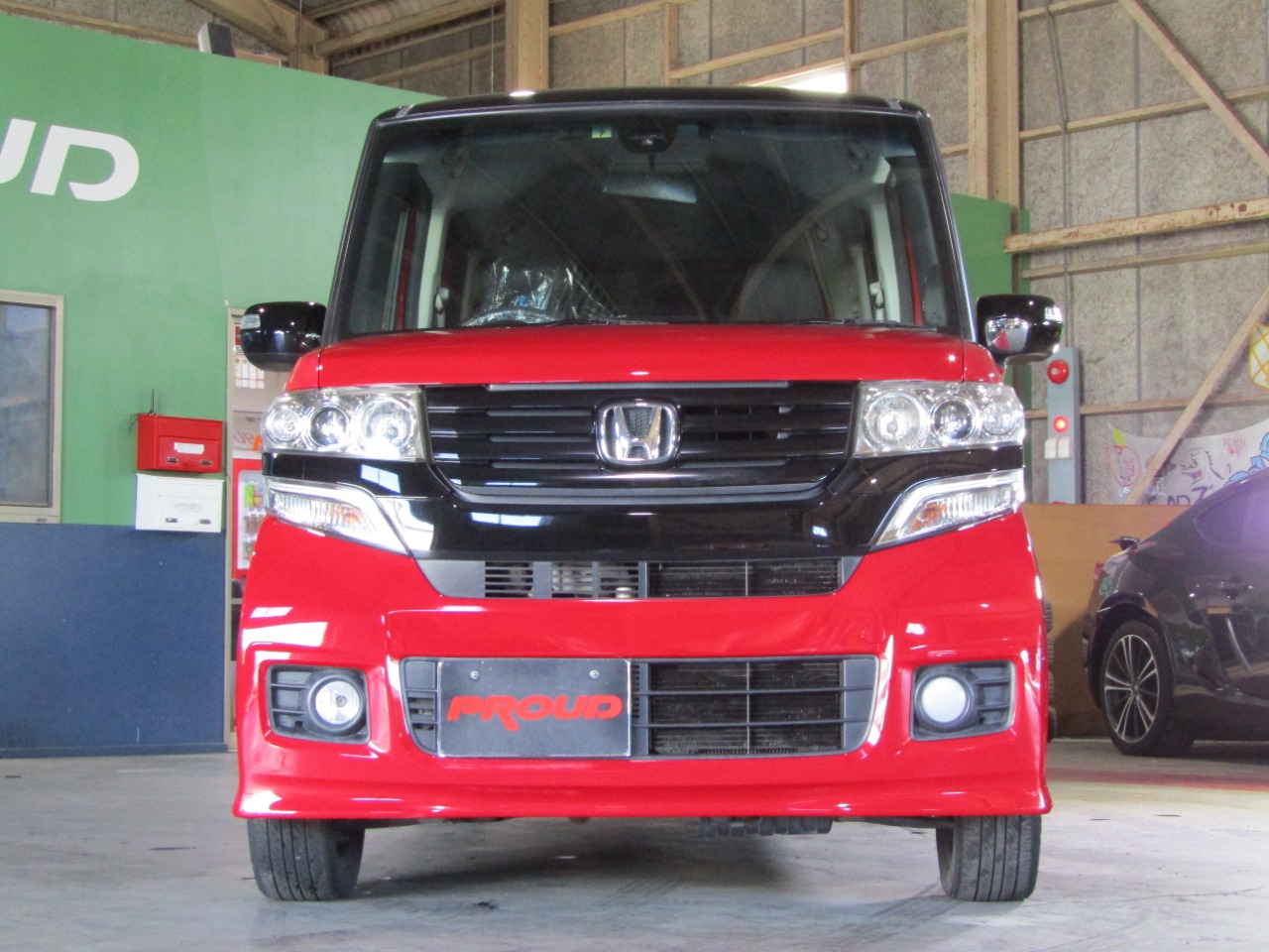 ホンダ N-BOXカスタムの画像2