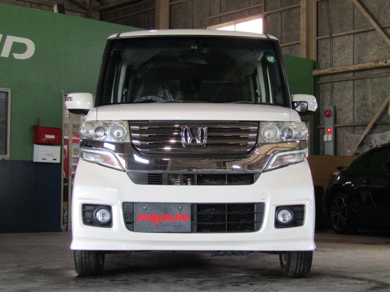 ホンダ N-BOXカスタムの画像2