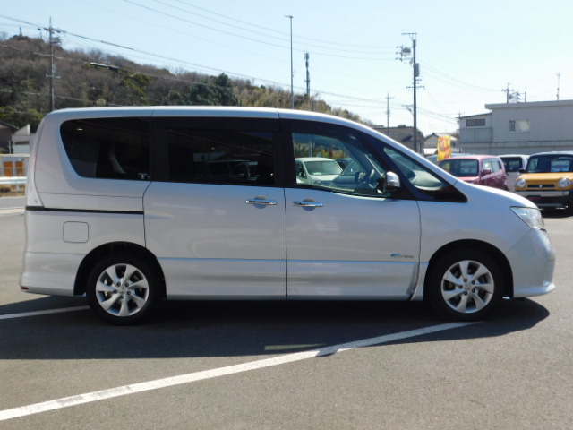 日産 セレナの画像4
