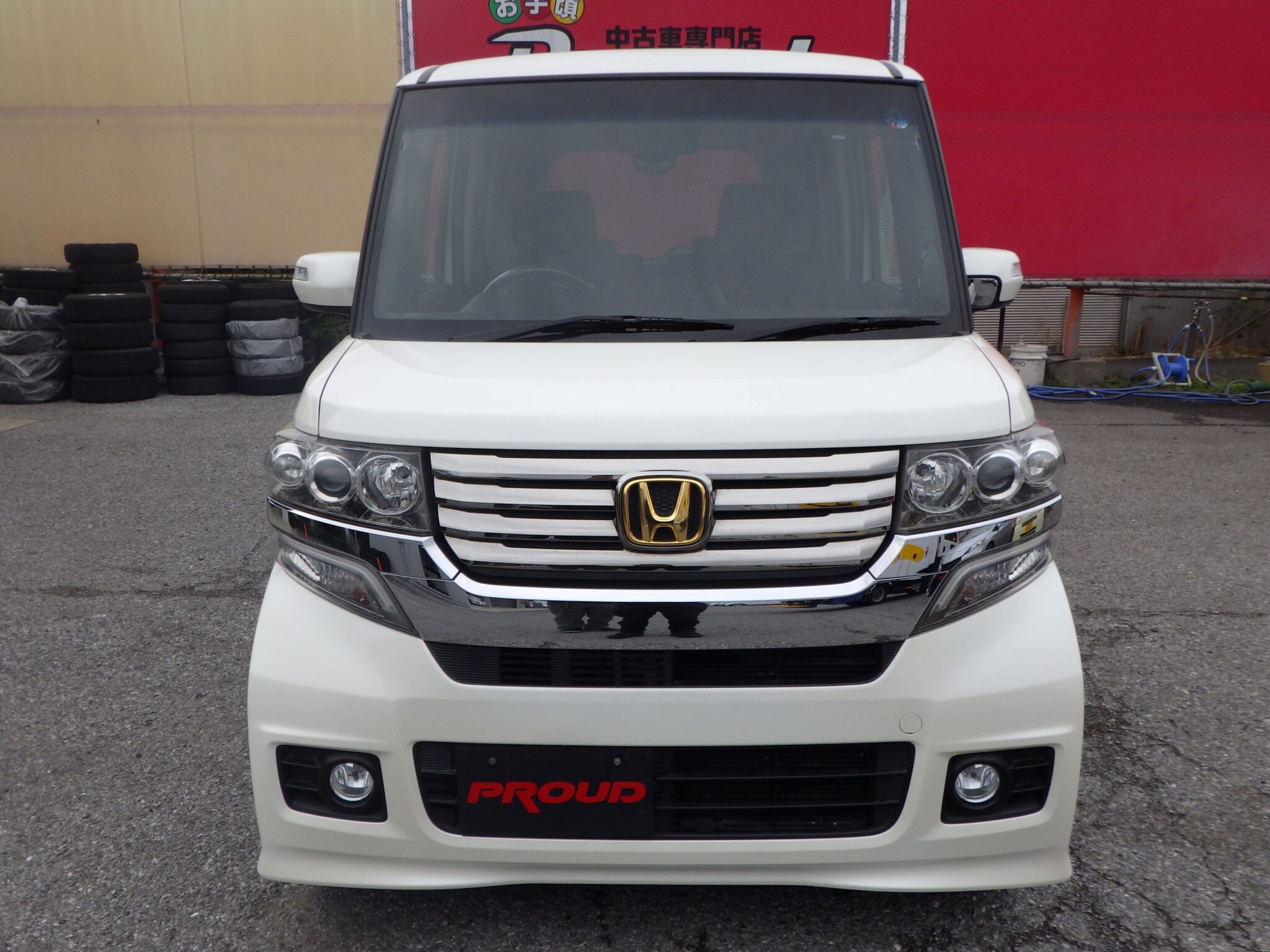 ホンダ N-BOXカスタムの画像2