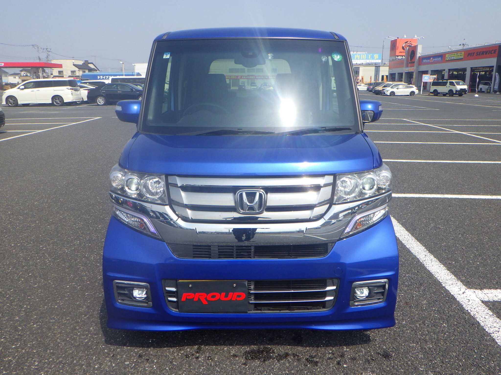 ホンダ N-BOXカスタムの画像2