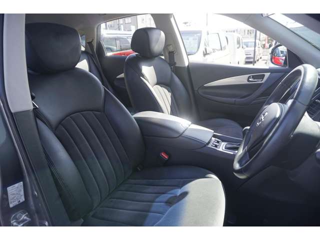 日産 スカイラインクロスオーバーの画像8