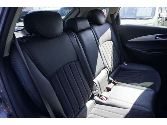 日産 スカイラインクロスオーバーの画像9