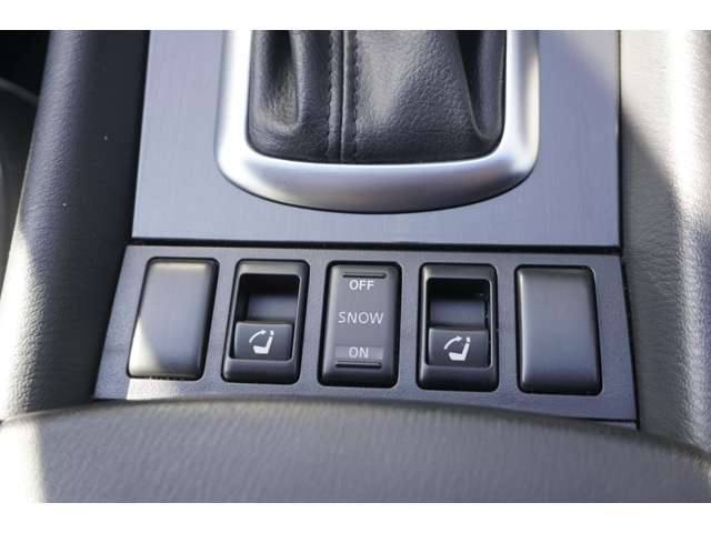 日産 スカイラインクロスオーバーの画像17