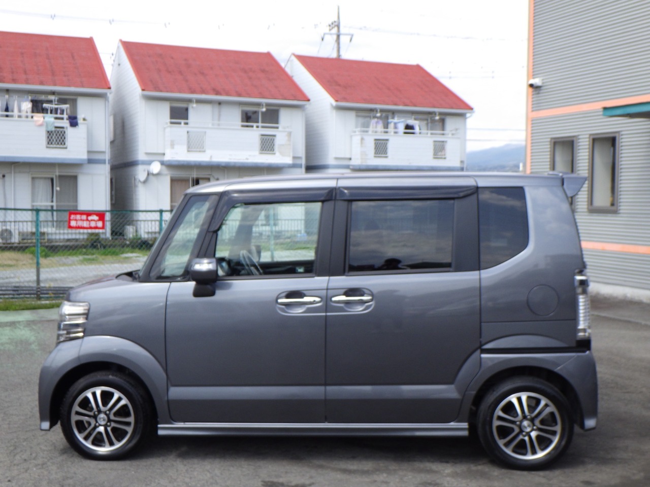ホンダ N-BOXカスタムの画像17