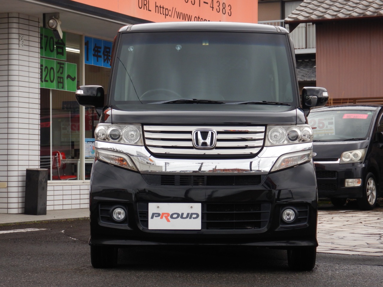 ホンダ N-BOXカスタムの画像2