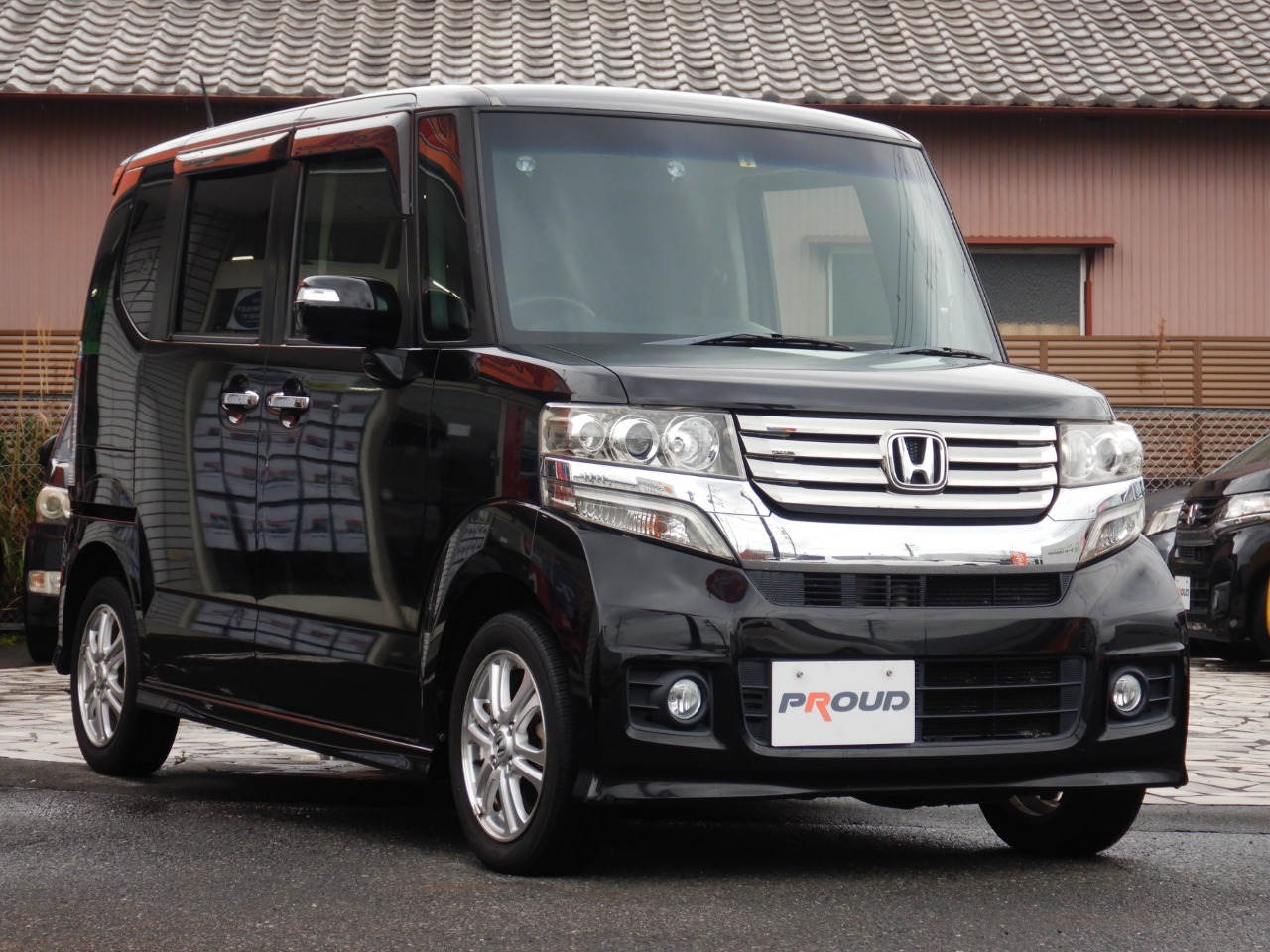 ホンダ N-BOXカスタムの画像3