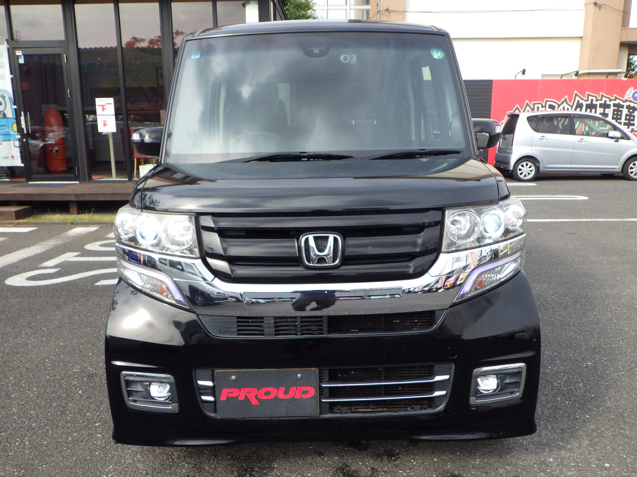 ホンダ N-BOXカスタムの画像2