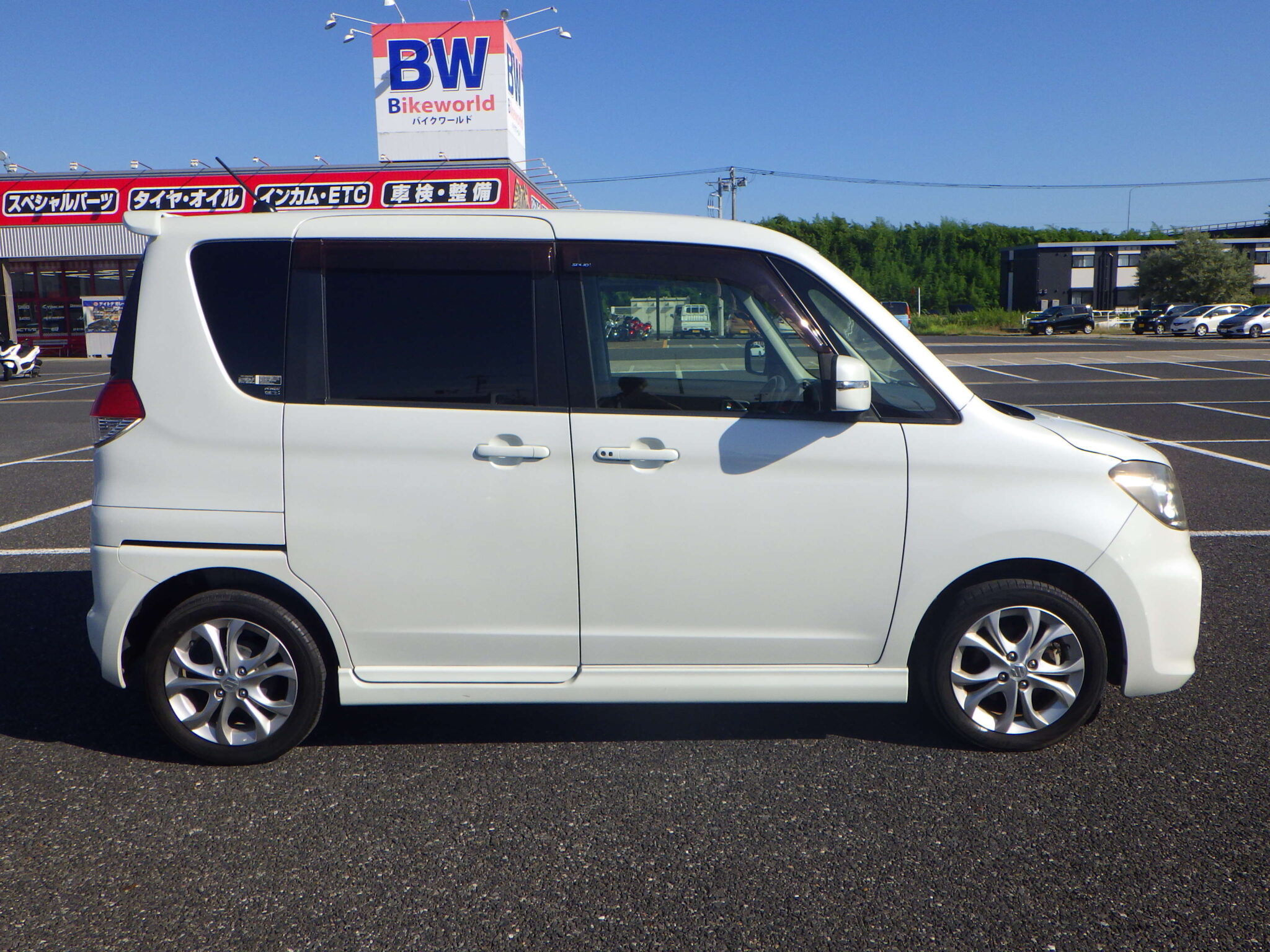 スズキ ソリオバンディットの画像4