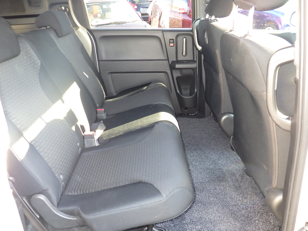 ホンダ フリードスパイクの画像4