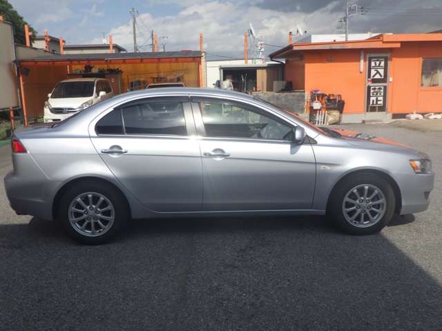 三菱 ギャランフォルティスの画像4