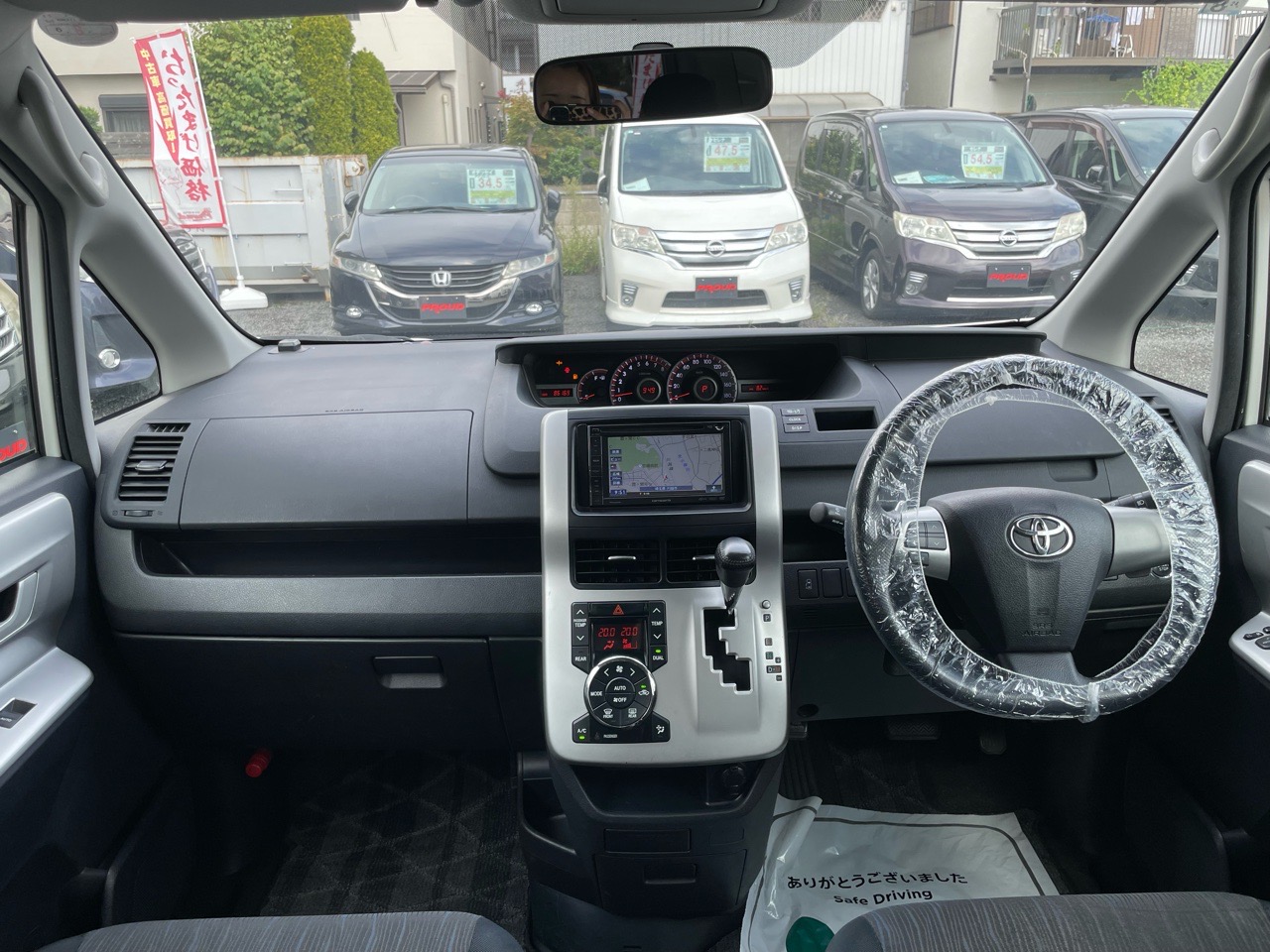 トヨタ ヴォクシーの画像5