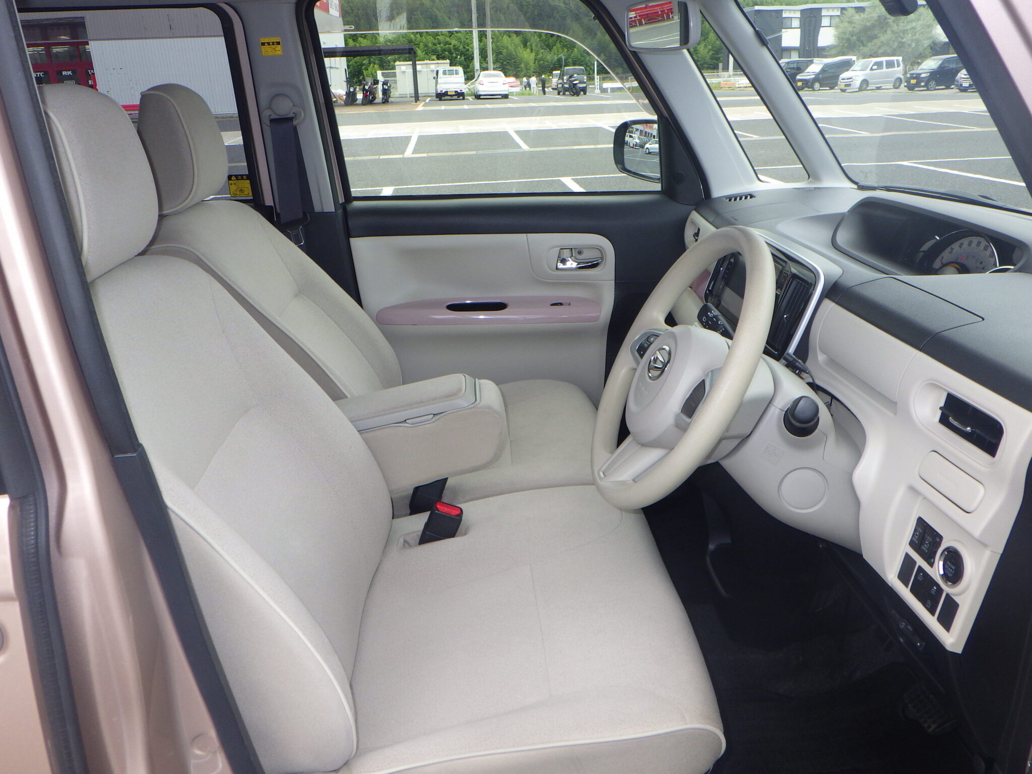 ダイハツ ムーヴキャンバスの画像13