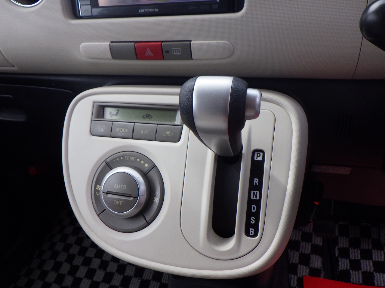 ダイハツ ミラココアの画像9