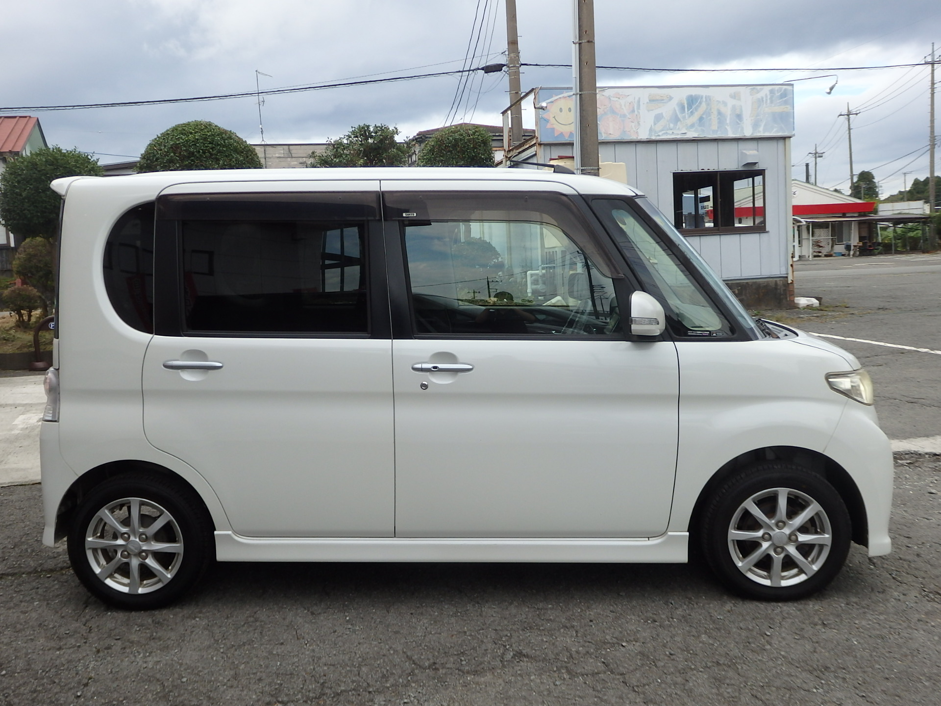 ダイハツ タントカスタムの画像4