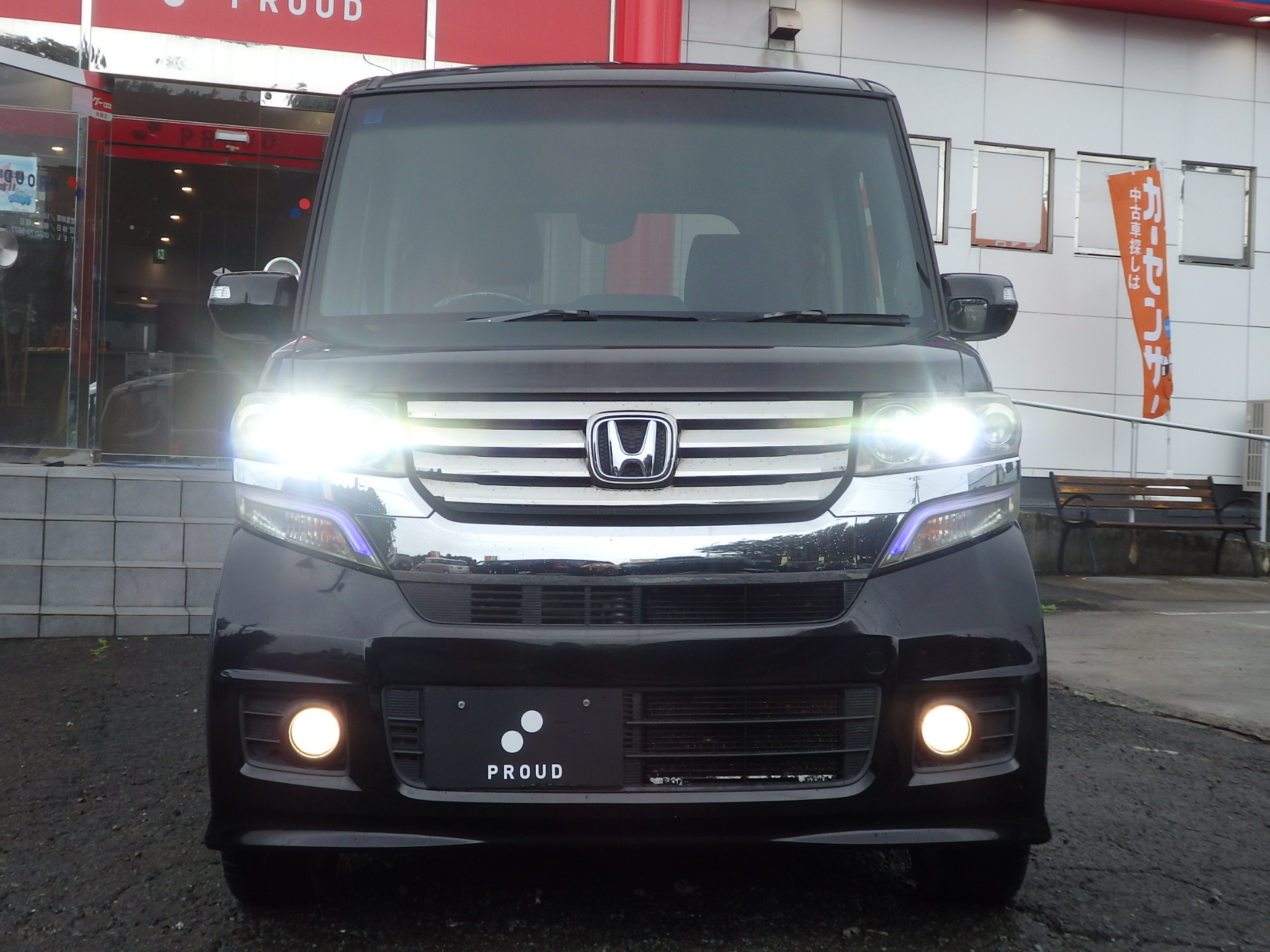 ホンダ N-BOXカスタムの画像2