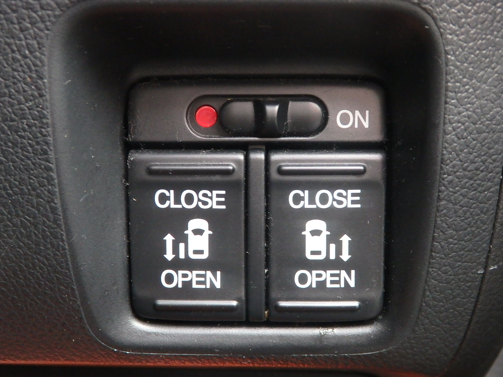 ホンダ N-BOXカスタムの画像18