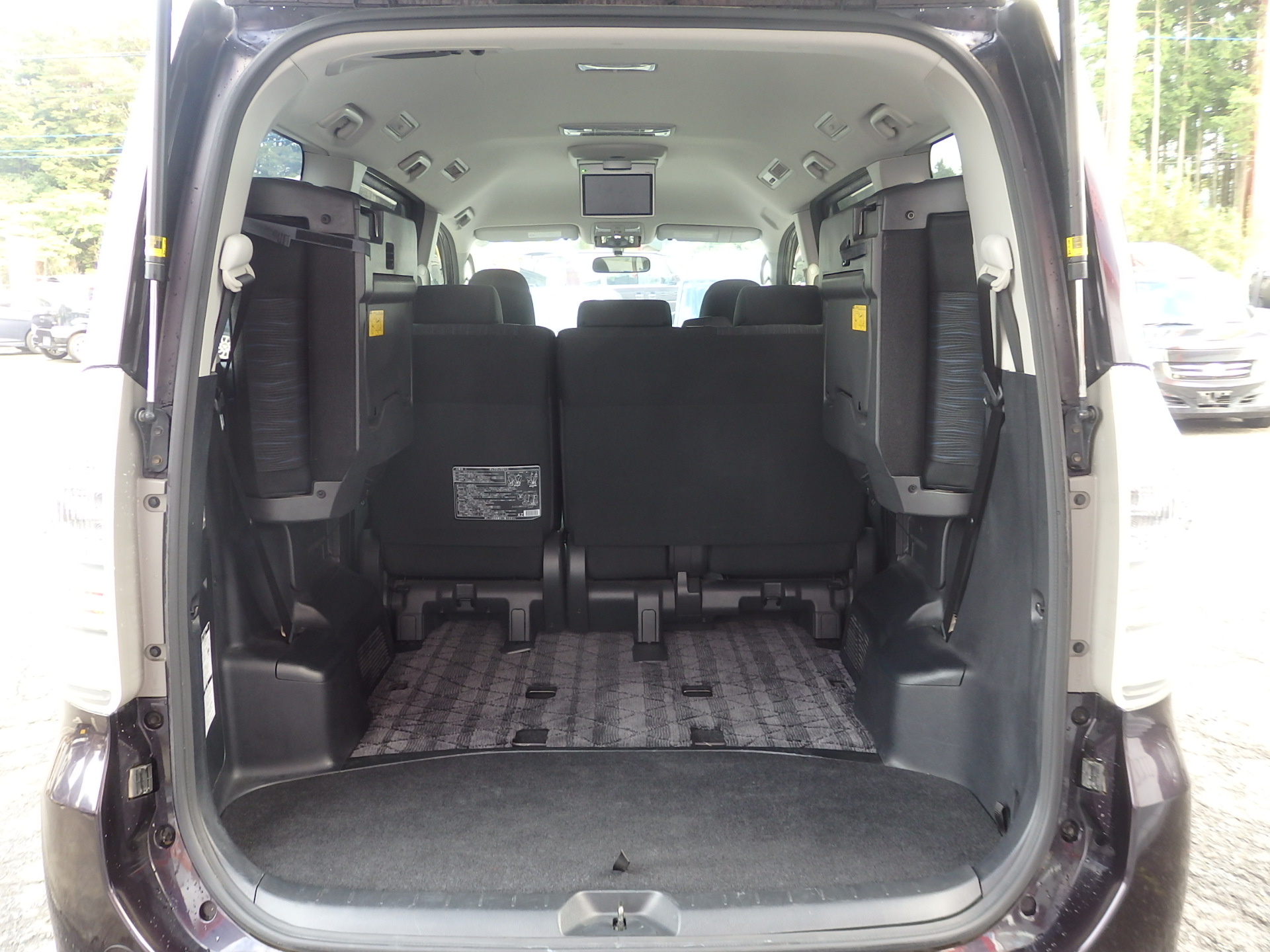 トヨタ ヴォクシーの画像13