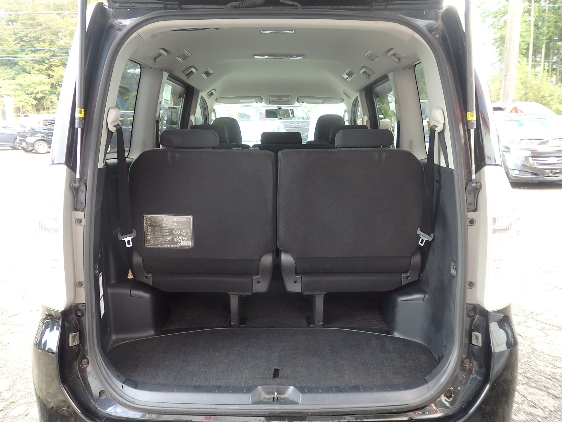 トヨタ ヴォクシーの画像12