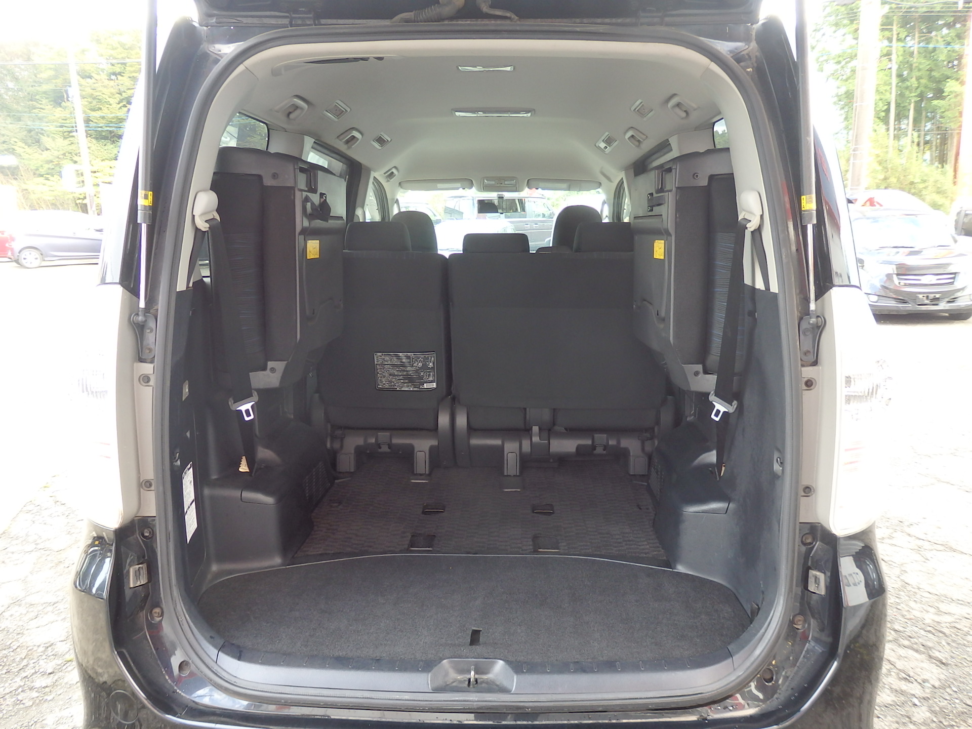 トヨタ ヴォクシーの画像13