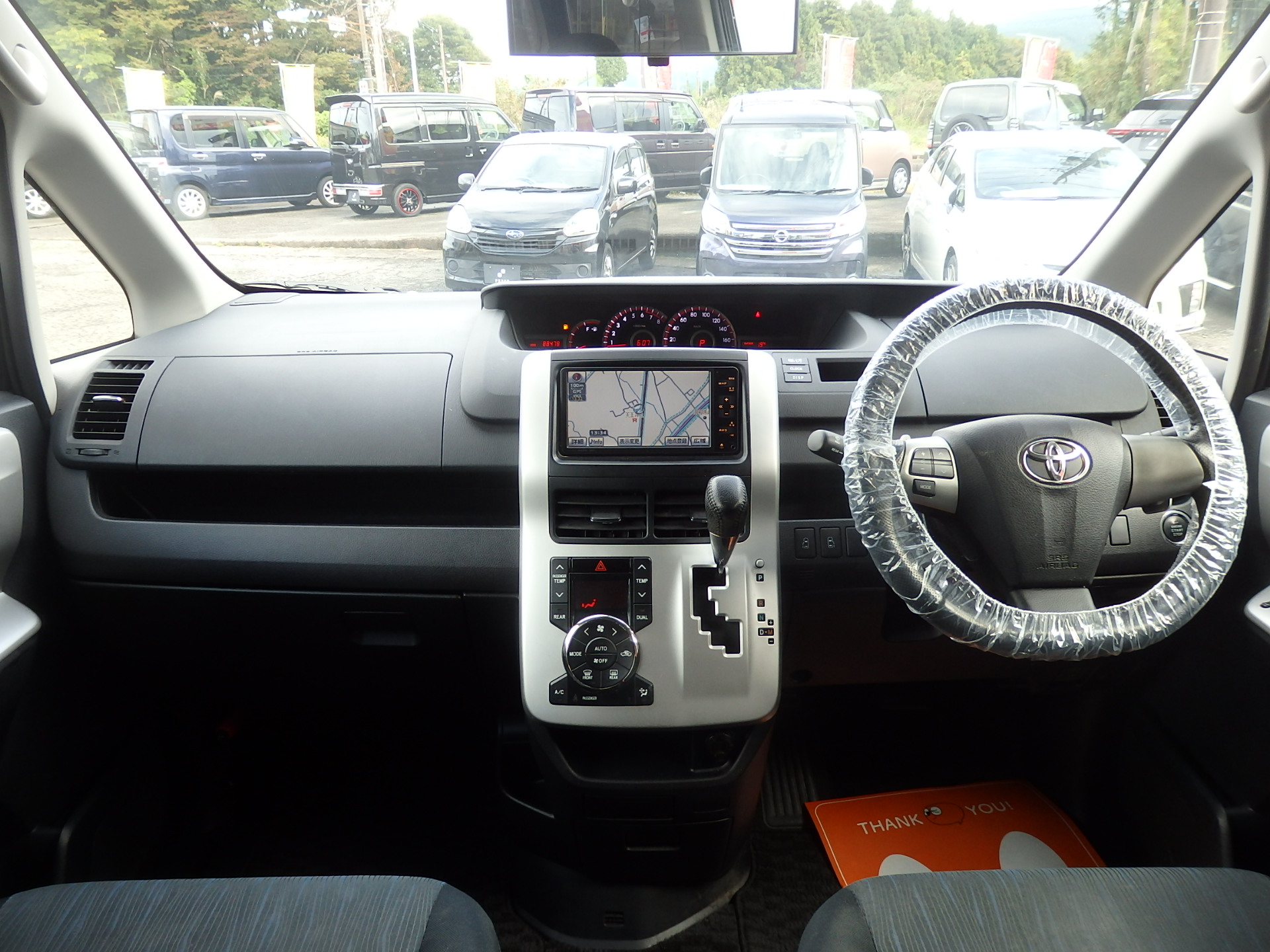 トヨタ ヴォクシーの画像14