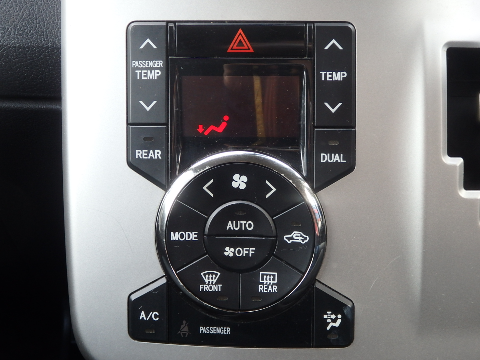 トヨタ ヴォクシーの画像17