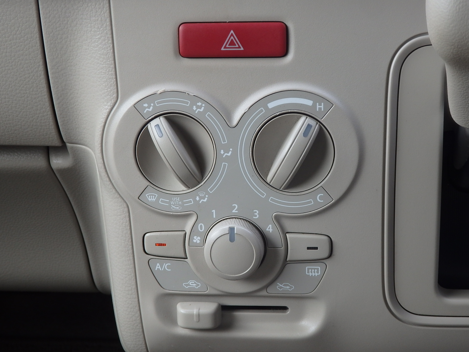 スズキ アルトラパンの画像16