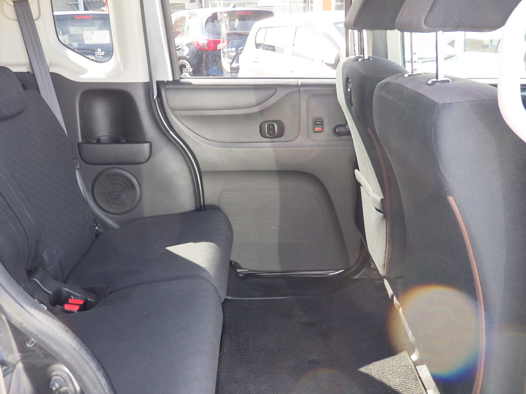 ホンダ N-BOXカスタムの画像4