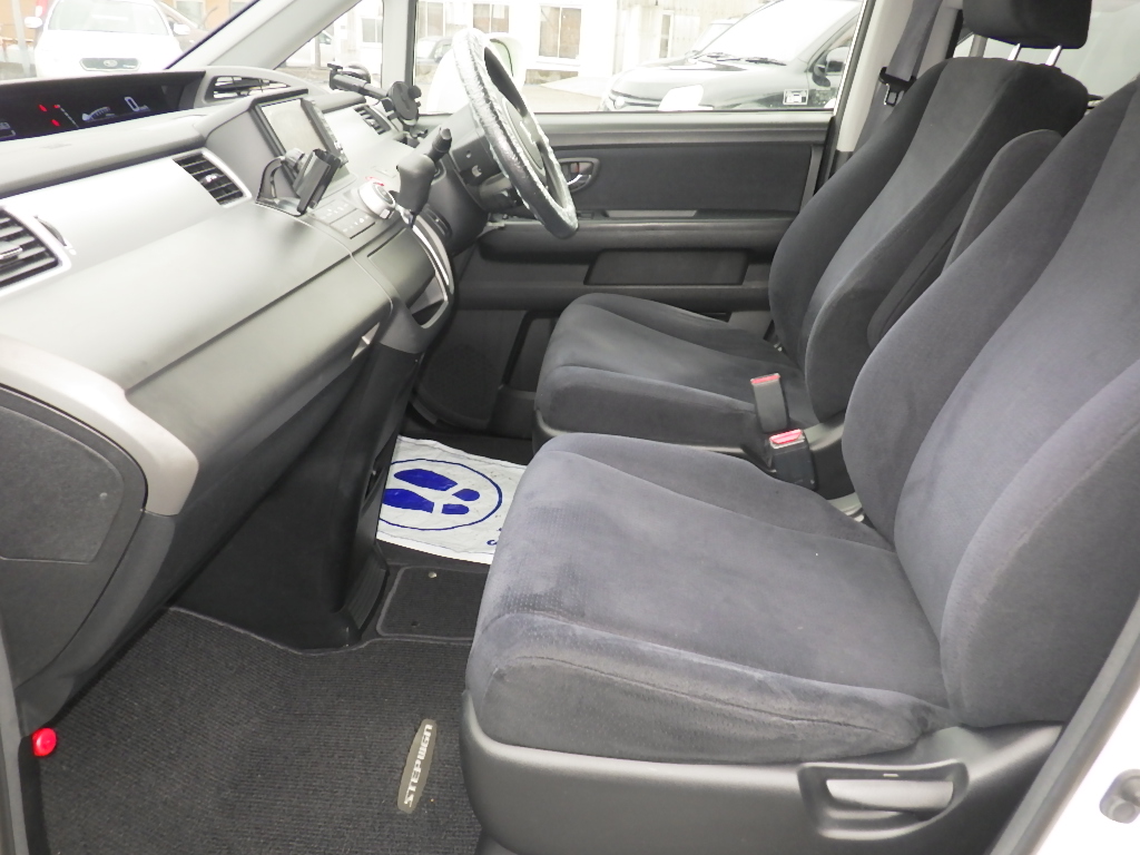 ホンダ ステップワゴンの画像6