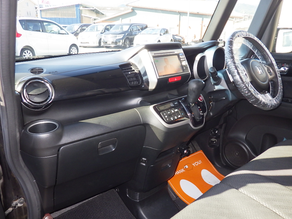 ホンダ N-BOXカスタムの画像5