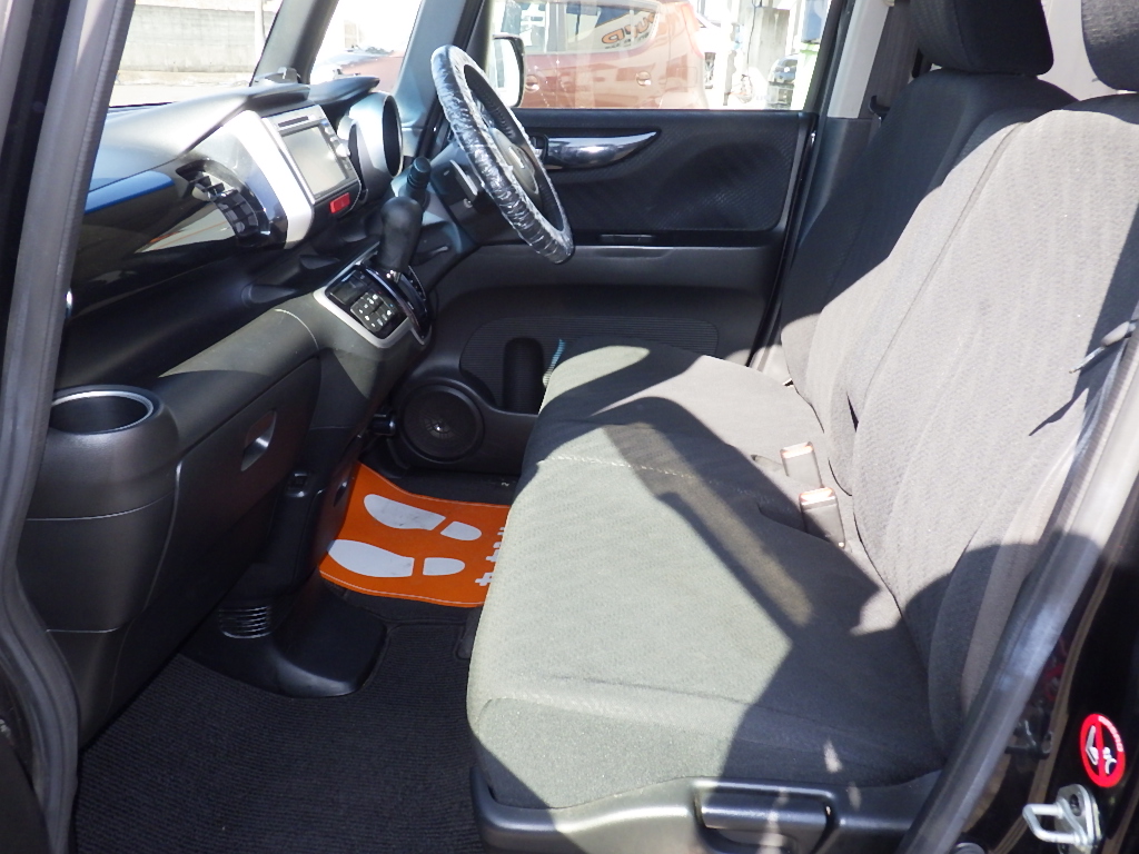 ホンダ N-BOXカスタムの画像6