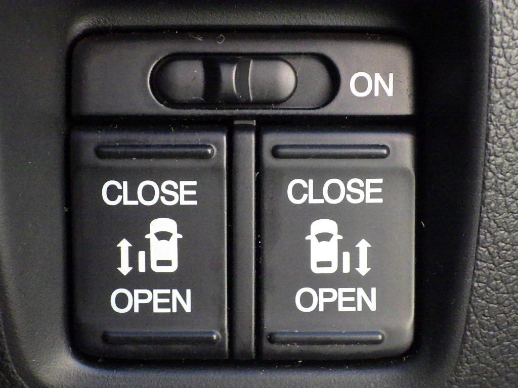 ホンダ N-BOXカスタムの画像14