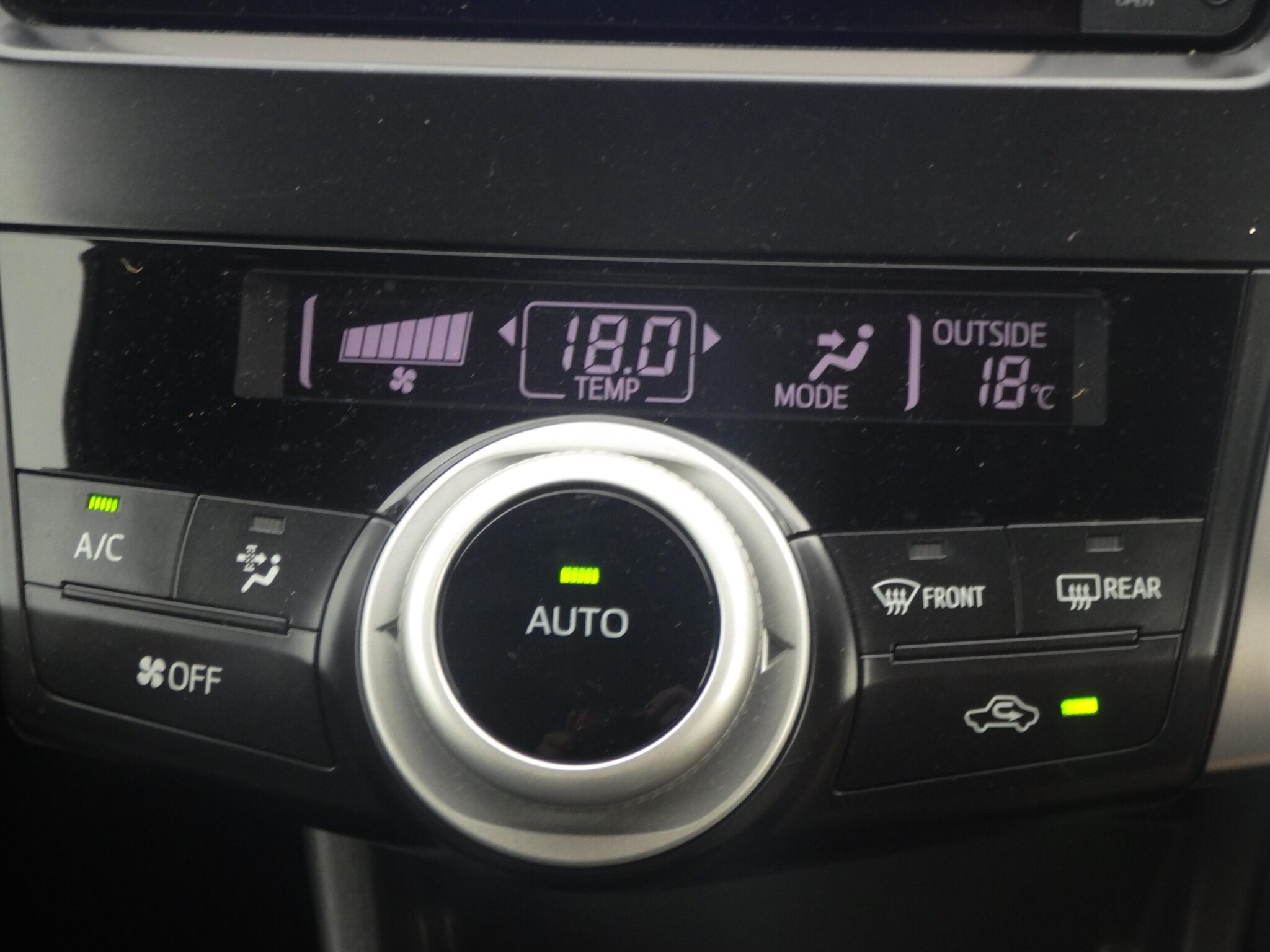 トヨタ プリウスαの画像12