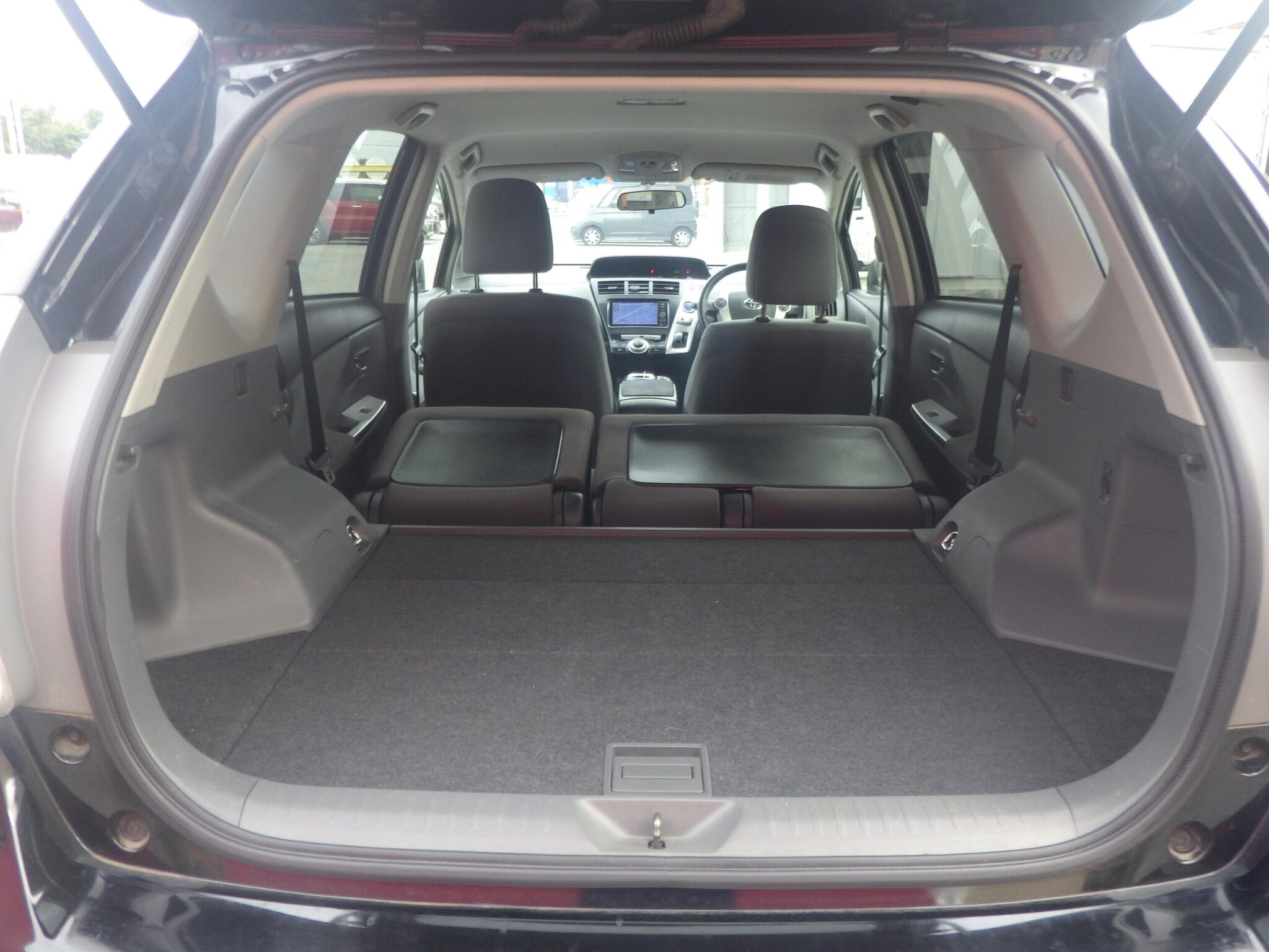 トヨタ プリウスαの画像19