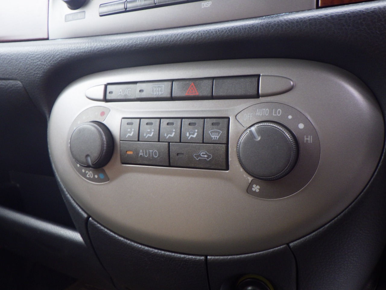 ダイハツ ミラジーノの画像11