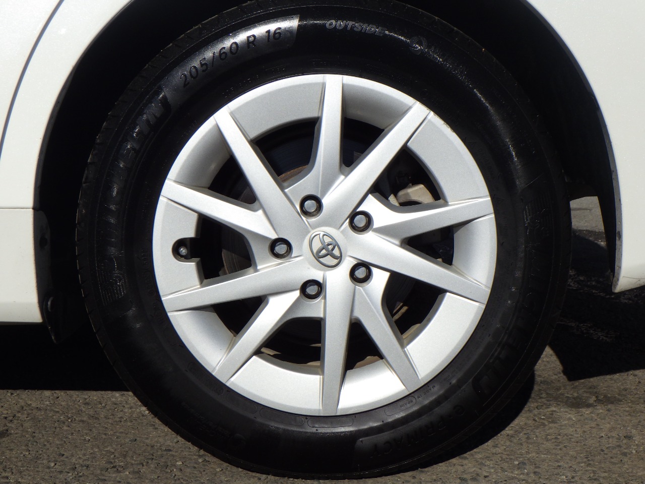 トヨタ プリウスαの画像10