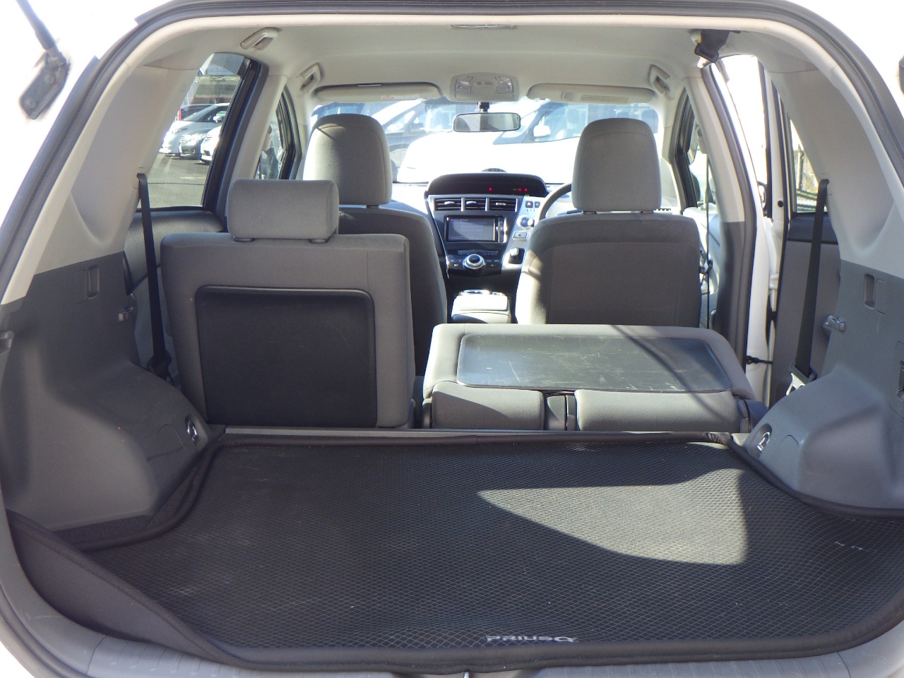 トヨタ プリウスαの画像13