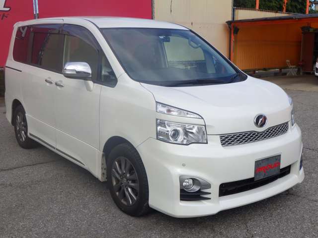 トヨタ ヴォクシーの画像3