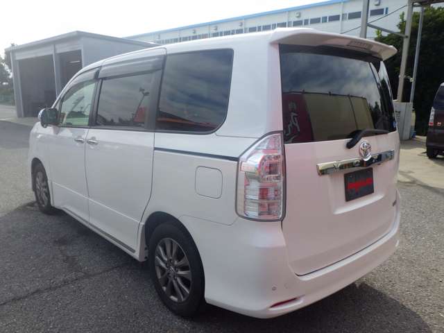 トヨタ ヴォクシーの画像7