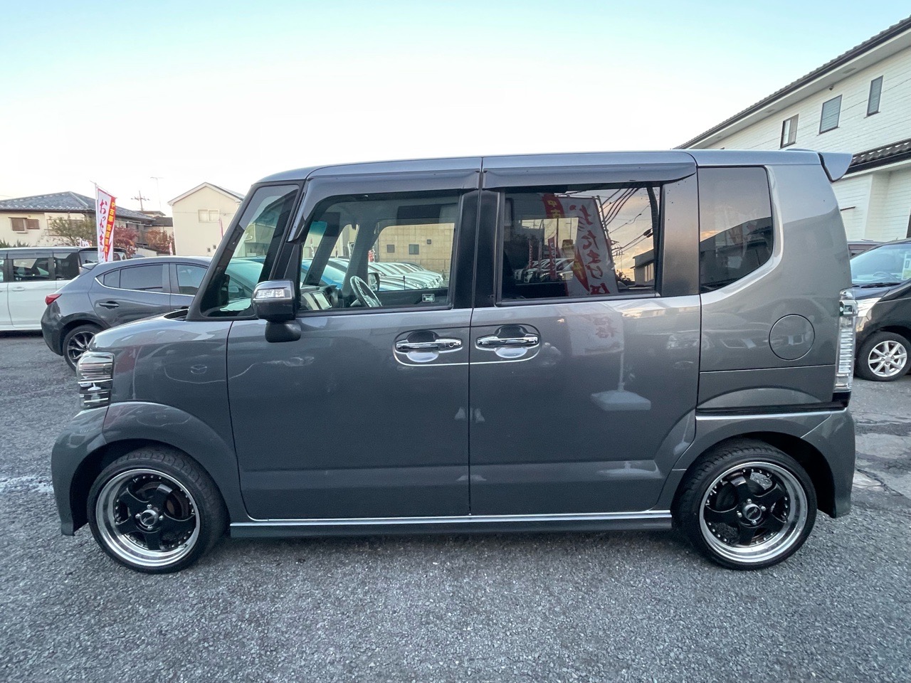 ホンダ N-BOXカスタムの画像12