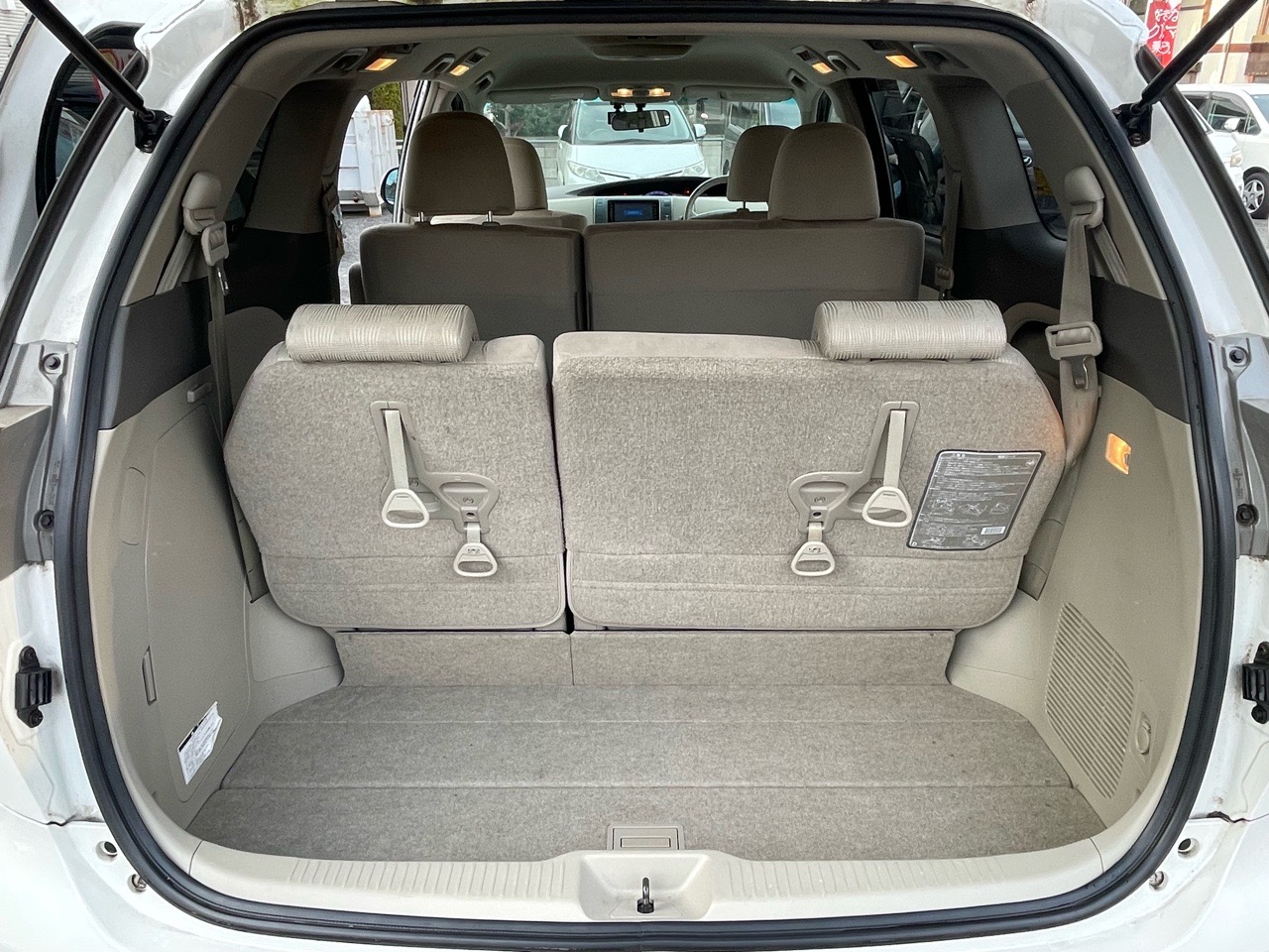 トヨタ エスティマの画像18