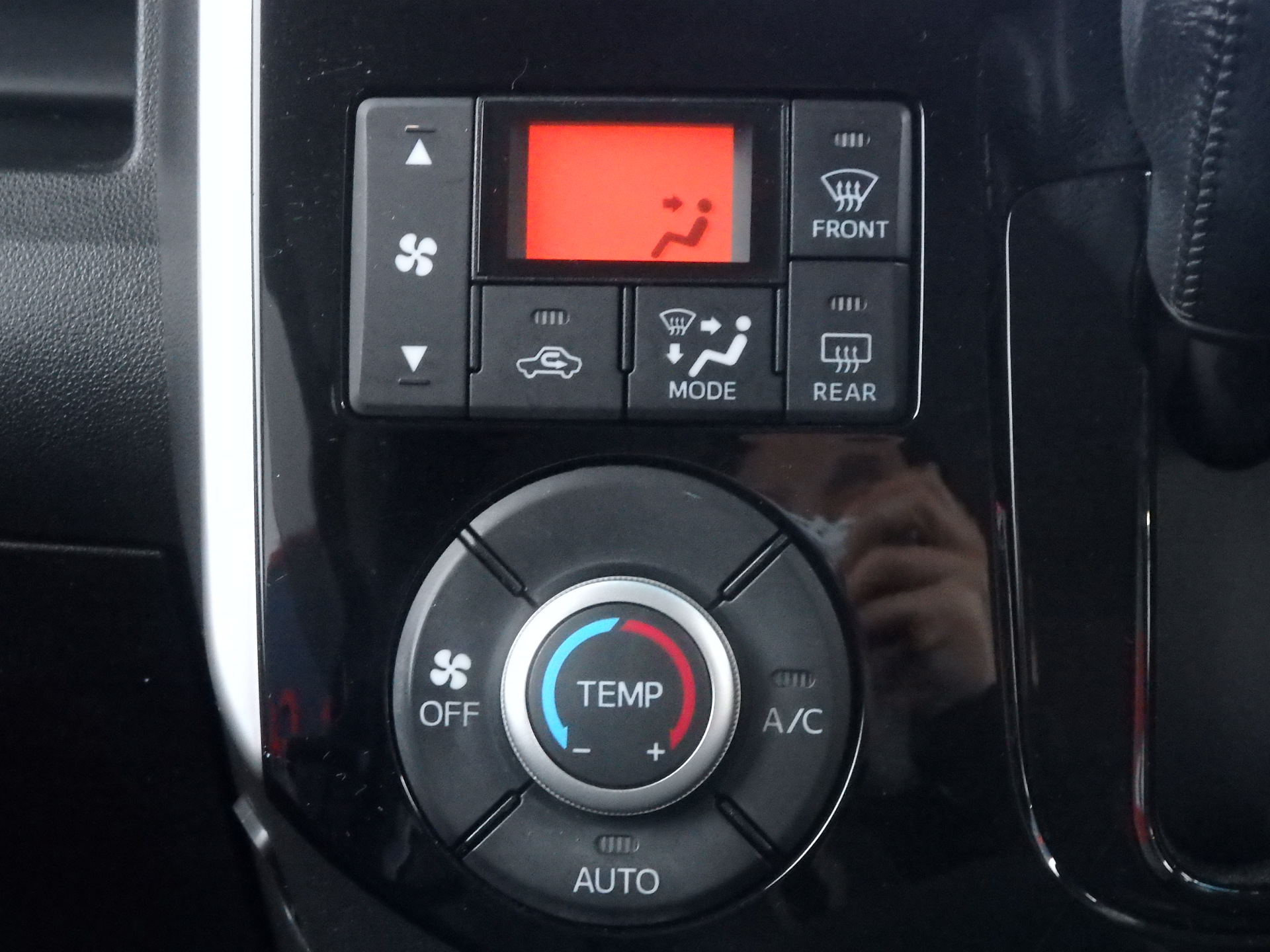 ダイハツ タントカスタムの画像16