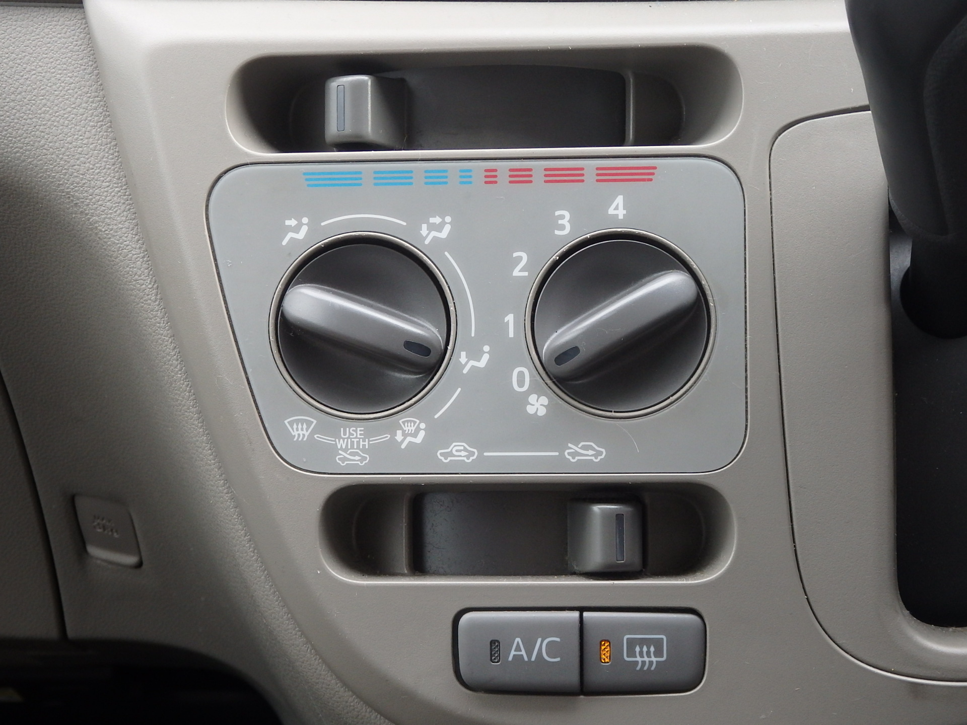 ダイハツ ミライースの画像16