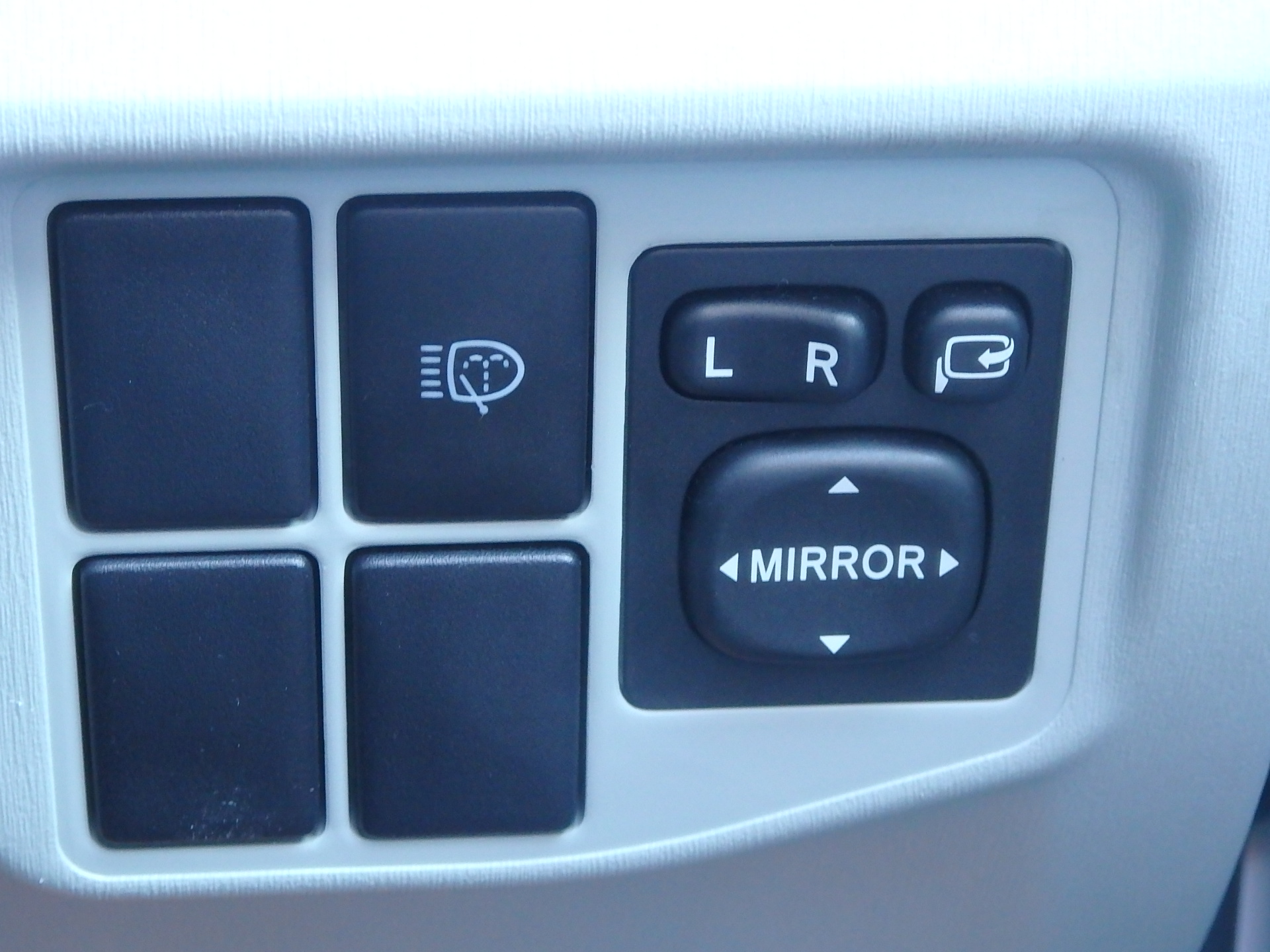 トヨタ プリウスの画像18