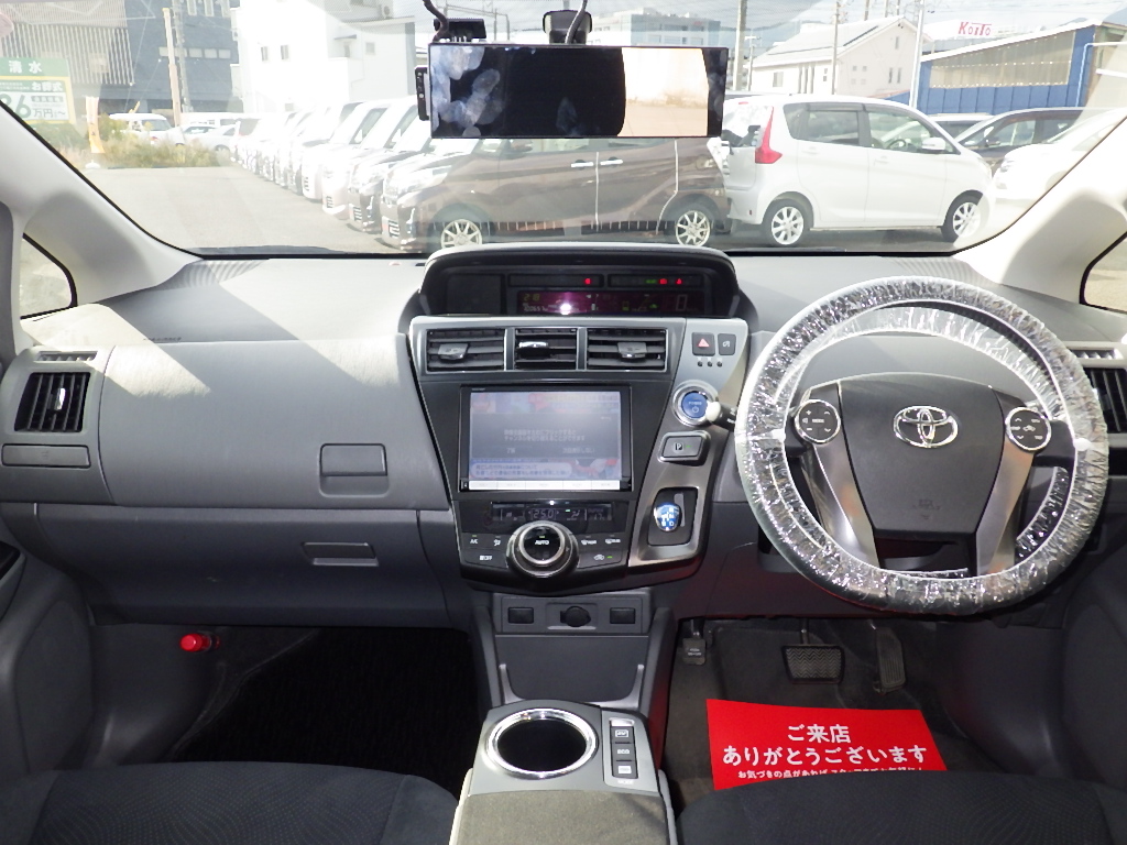 トヨタ プリウスαの画像9