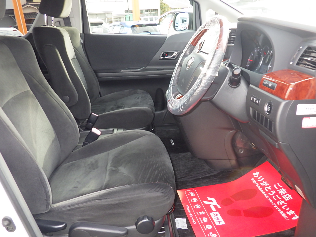 トヨタ ヴェルファイアの画像3