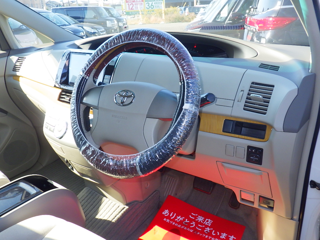 トヨタ エスティマの画像2