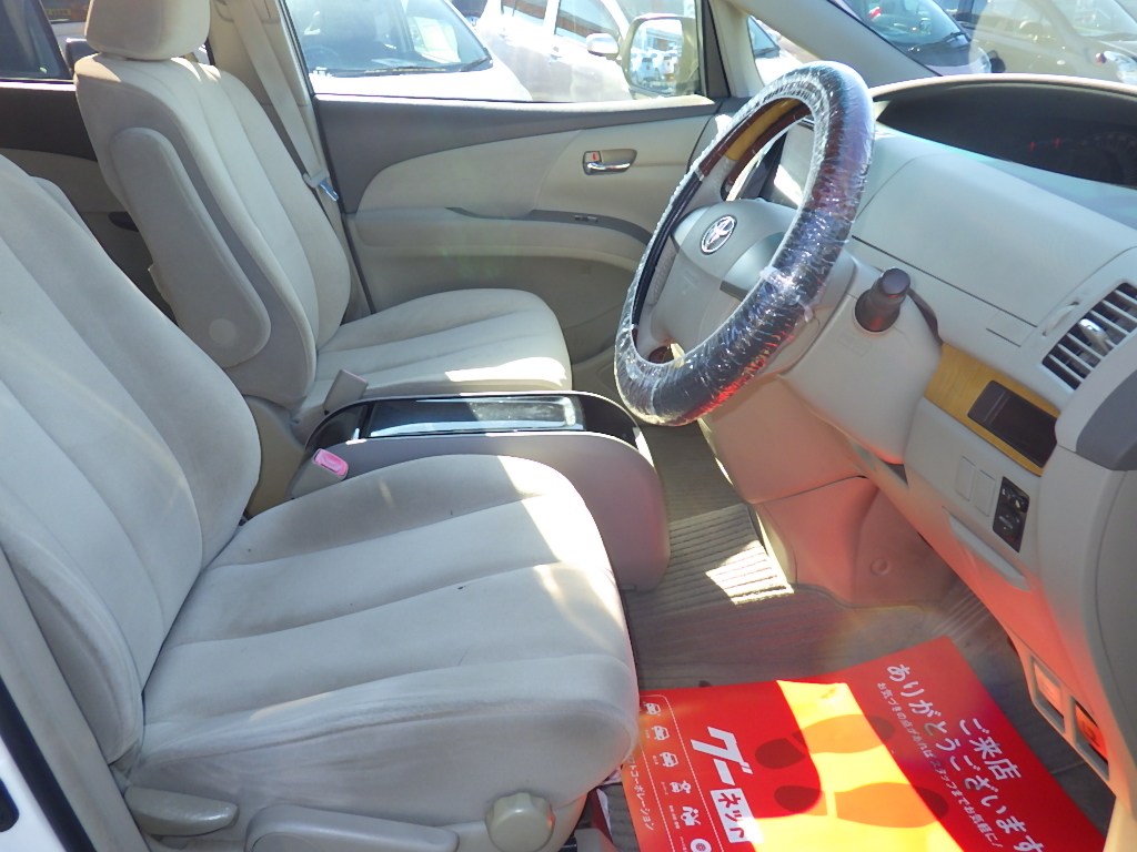 トヨタ エスティマの画像3